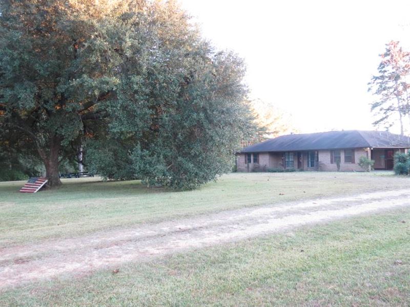 Ranch Style Home with 21.85 +/- Ac : Brookhaven : Lincoln County : Mississippi