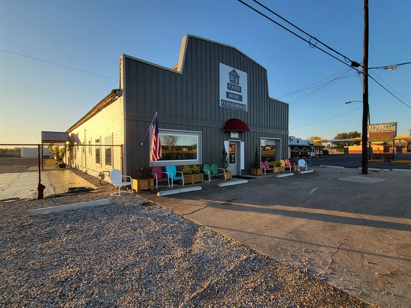 Commercial Building for Sale : Paris : Lamar County : Texas
