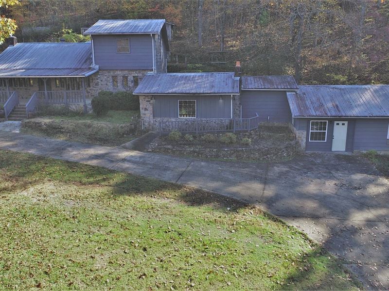 4 Acre Home, Secluded : Ashville : Saint Clair County : Alabama