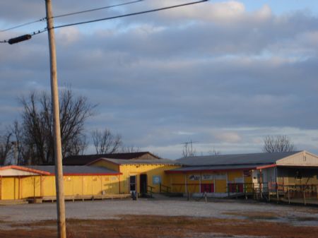 Hillbilly Hound W/doublewide 3.4 : Cave City : Barren County : Kentucky
