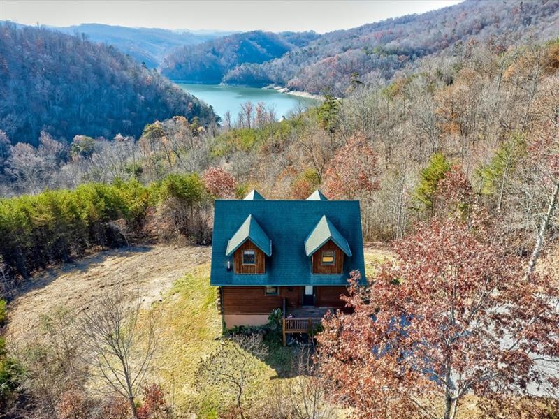 Log Cabin with Norris Lake Views : New Tazewell : Claiborne County : Tennessee