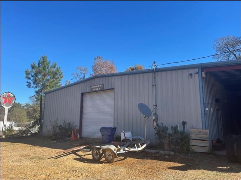 Commercial Building With 1.45 Acres Land for Sale in Florence, Rankin