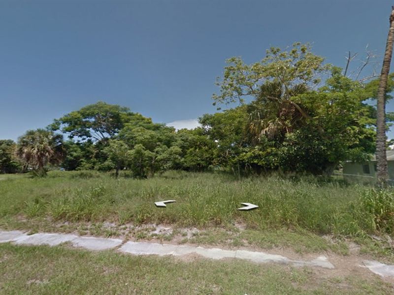 Established Ft Pierce Neighborhood : Fort Pierce : Saint Lucie County : Florida