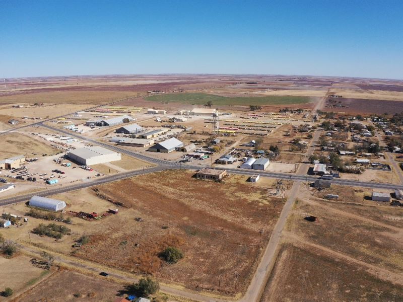 Unrestricted Land with Utilities : Petersburg : Hale County : Texas