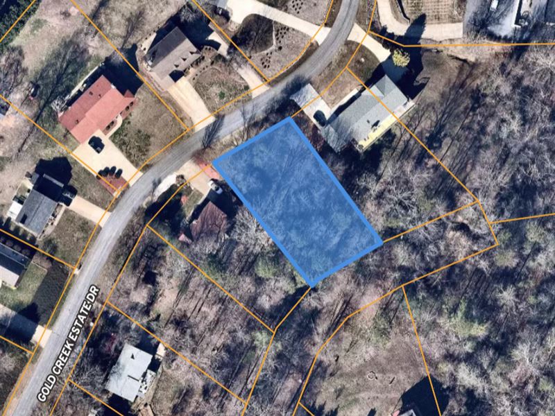 .33 Acres in Beautiful Neighborhood : Hickory : Caldwell County : North Carolina