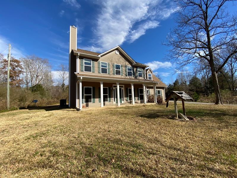 Newer Home Needing Remodel, Value : Pell City : Saint Clair County : Alabama