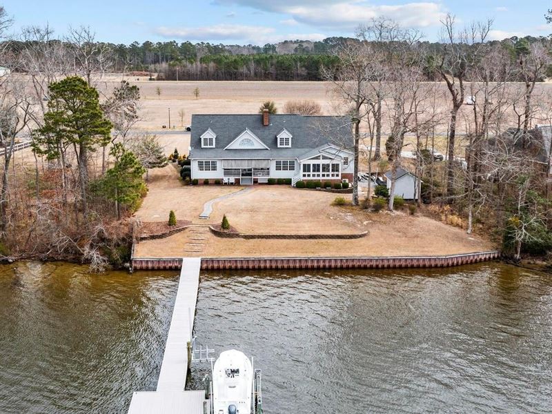 Beautiful Waterfront Home for Sale : Bath : Beaufort County : North Carolina