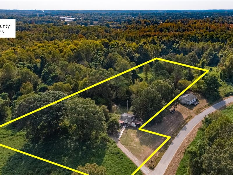 4.40 Acres with a House : Jackson : Madison County : Tennessee