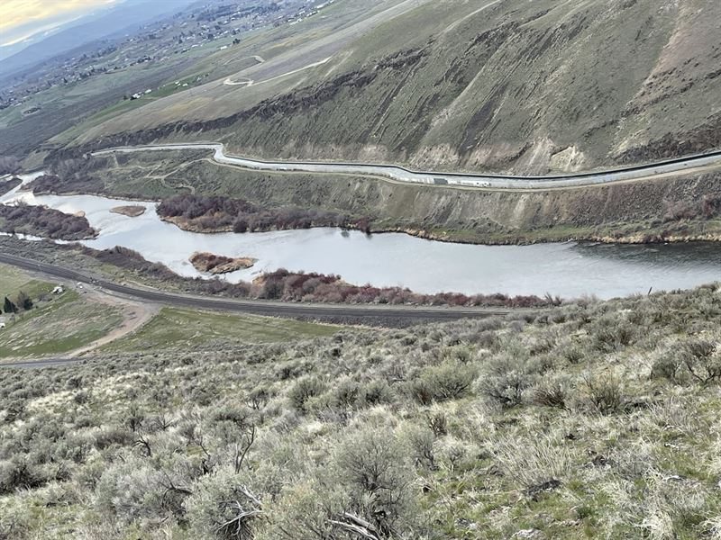 Yakima River View Property Custom : Selah : Yakima County : Washington