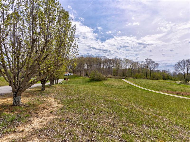 1.79 Acre Lot in Russellville : Russellville : Hamblen County : Tennessee