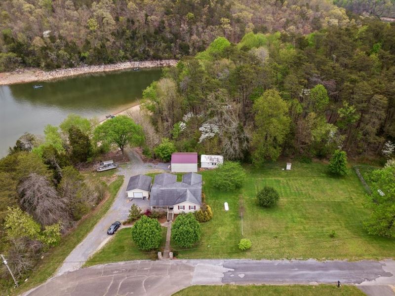 Easy to Access Cherokee Lake House : Mooresburg : Hawkins County : Tennessee
