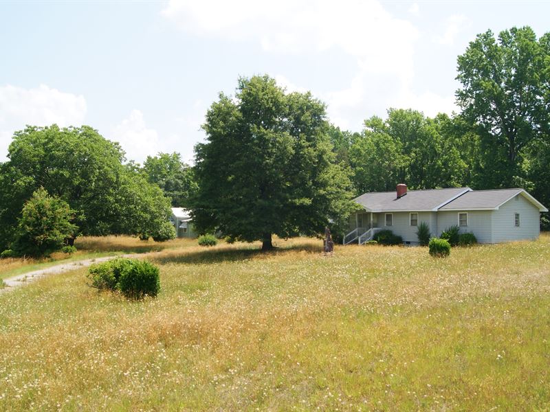 Quiet Farm in Pauline, 2 Old Homes : Spartanburg : Spartanburg County : South Carolina