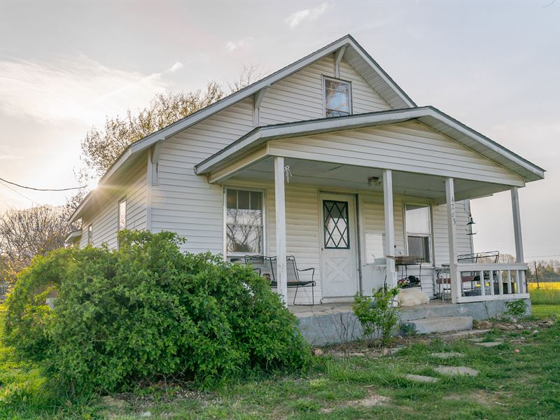 Farmhouse and Duplex in Missouri : Fordland : Webster County : Missouri