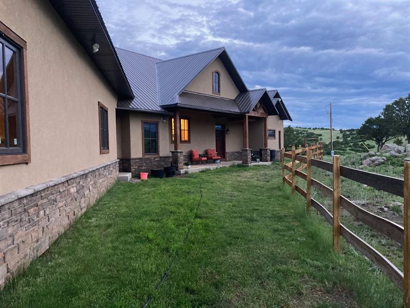 Colorado Mountain Home and Barns : Canon City : Fremont County : Colorado