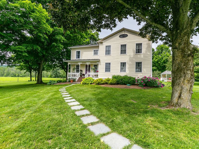 Tranquil and Updated Farmette : Fabius : Onondaga County : New York