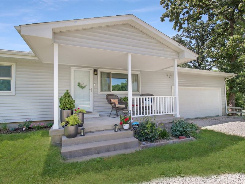 Remodeled Home With Acreage Not Far : Coffeyville : Montgomery County : Kansas