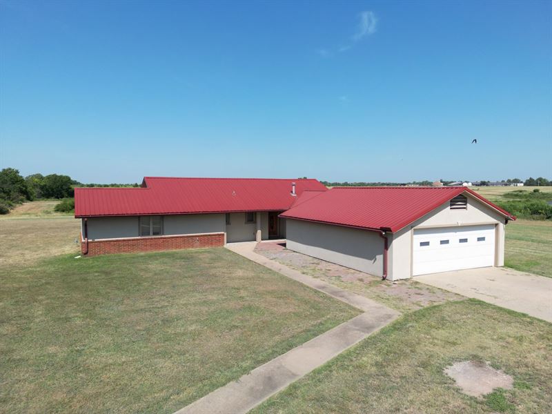 Winfield's 97 West : Winfield : Cowley County : Kansas