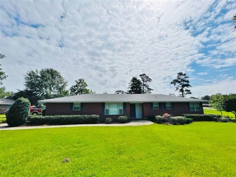Beautiful Renovated Home On Memory : Tylertown : Walthall County : Mississippi