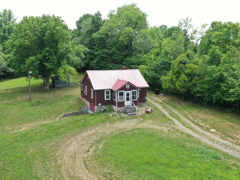 House with 1.5 Acres Southern IL : Simpson : Johnson County : Illinois