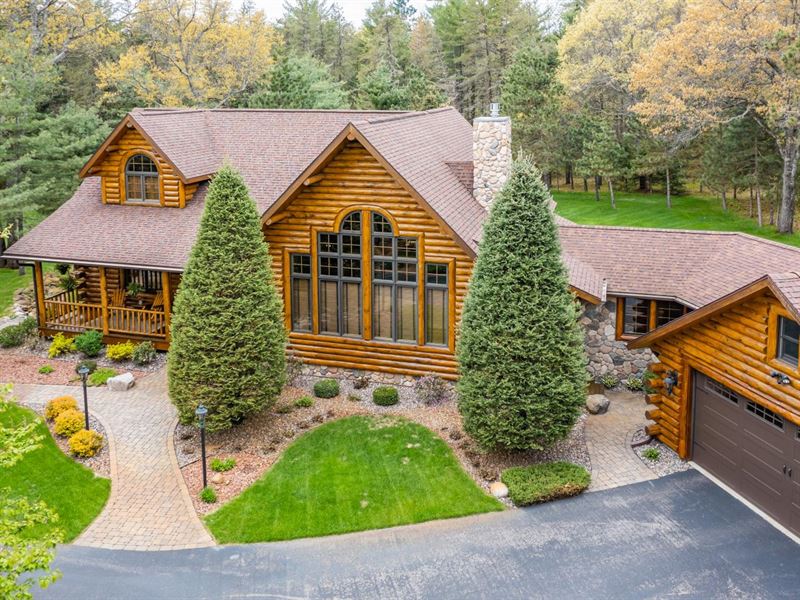 Spectacular Log Home on 13 Ac : Saint Germain : Vilas County : Wisconsin