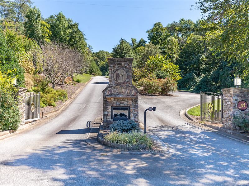 Gated Community, Stocked Pond : Ellijay : Gilmer County : Georgia