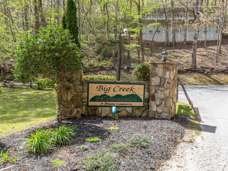 Beautiful Mountain Views : Ellijay : Gilmer County : Georgia