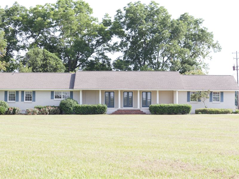 Beautiful Family Home : Sweetwater : Marengo County : Alabama