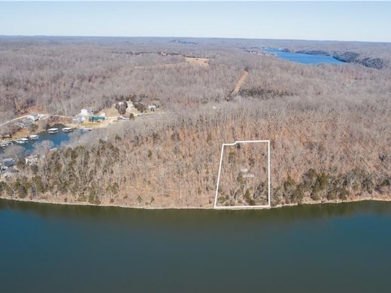 Enjoy 186 Ft Best Of Waterfront : Edwards : Camden County : Missouri