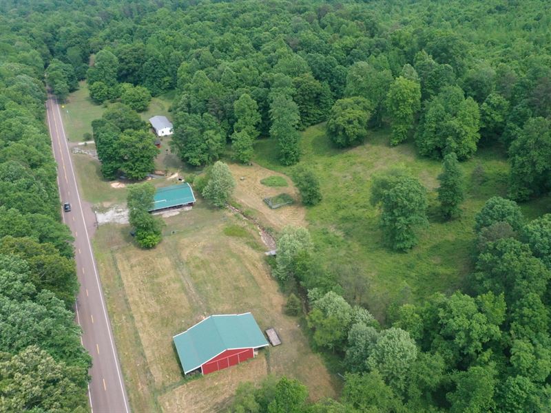 Sensational Mini Farm with Creek : Waynesboro : Lawrence County : Tennessee