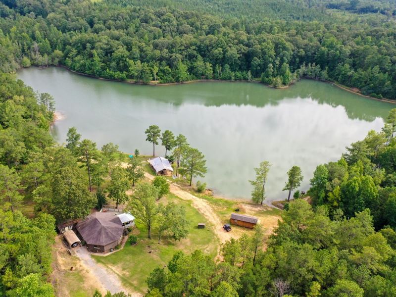Stunning Waterfront Home Surounded : Verbena : Chilton County : Alabama