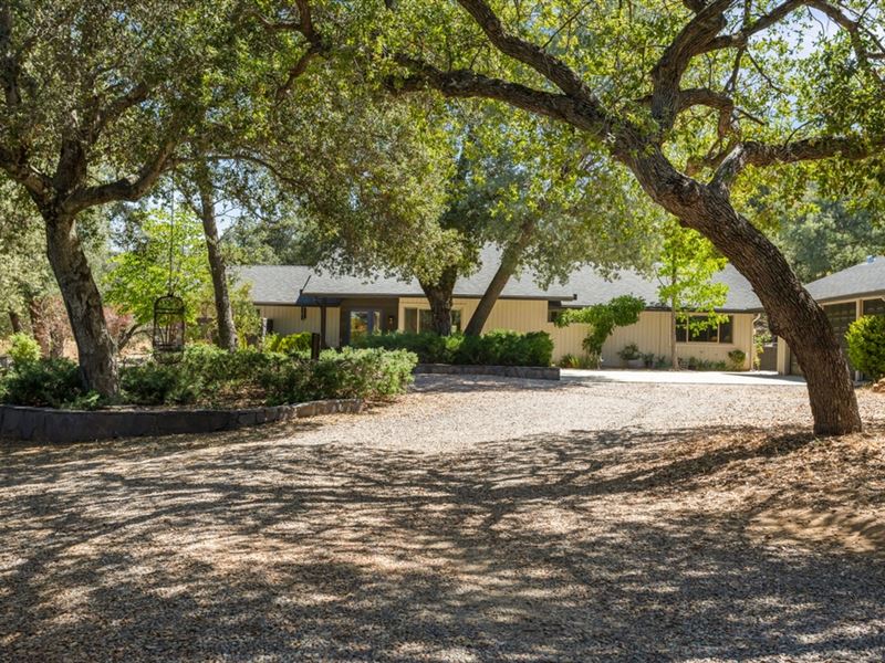 Private Retreat in Exclusive Wynola : Santa Ysabel : San Diego County : California