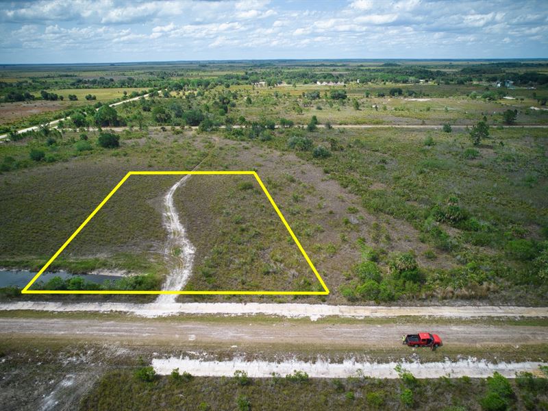 Mostly Clear 1.5 Acre Lot, Power : Okeechobee : Okeechobee County : Florida