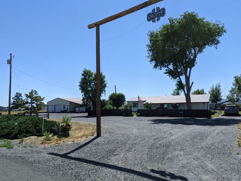 Eastern Oregon Home on 5+/- Acres : Burns : Harney County : Oregon