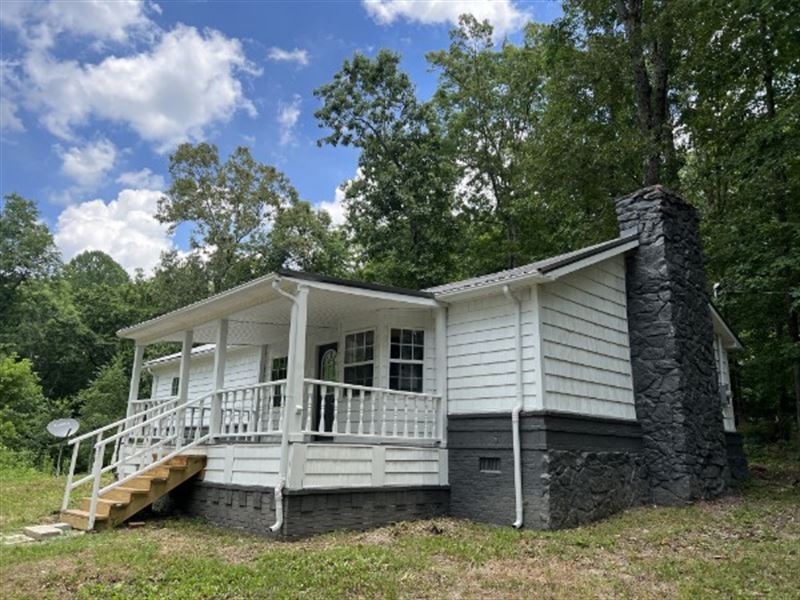 Secluded Home with Acreage in TN : Lawrenceburg : Lawrence County : Tennessee