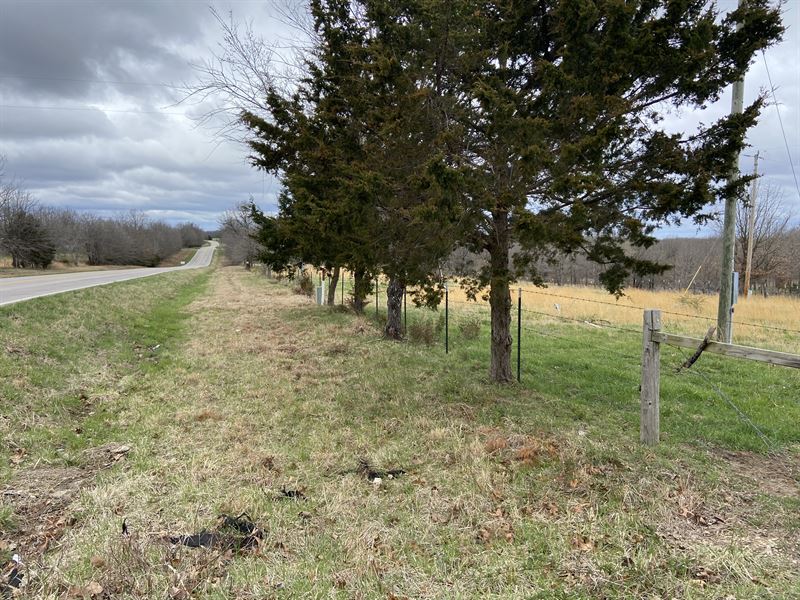 Commercial, Residential, Mini Farm : Grovespring : Wright County : Missouri
