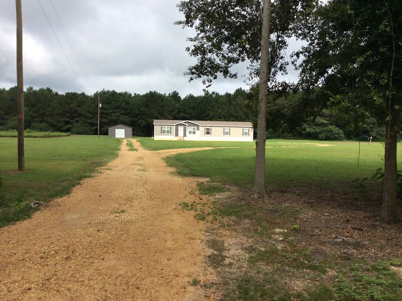 Hartley St. M.H. with 5.49+/- Acres : McKenzie : Butler County : Alabama