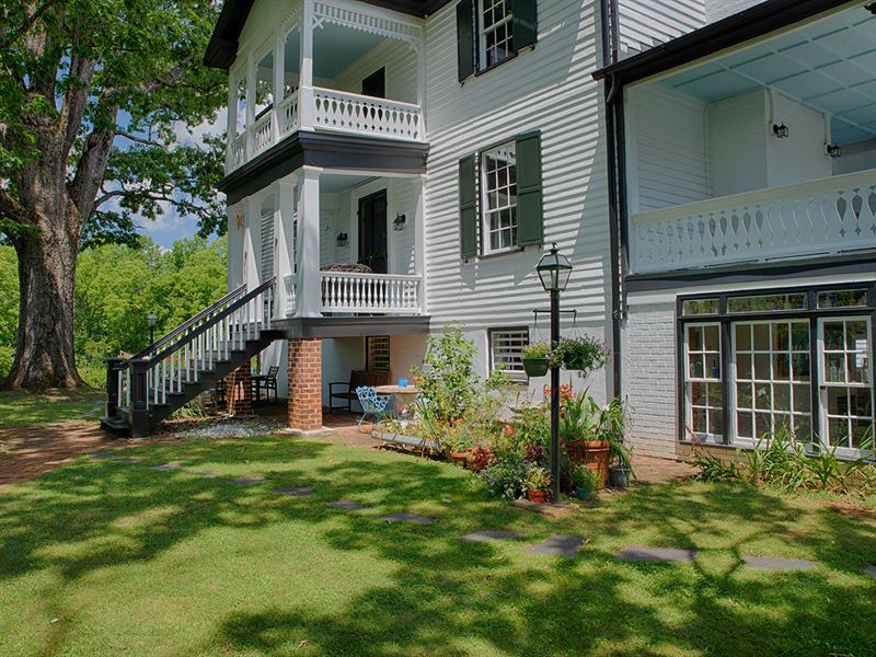 Welsummer Farm : Palmyra : Fluvanna County : Virginia