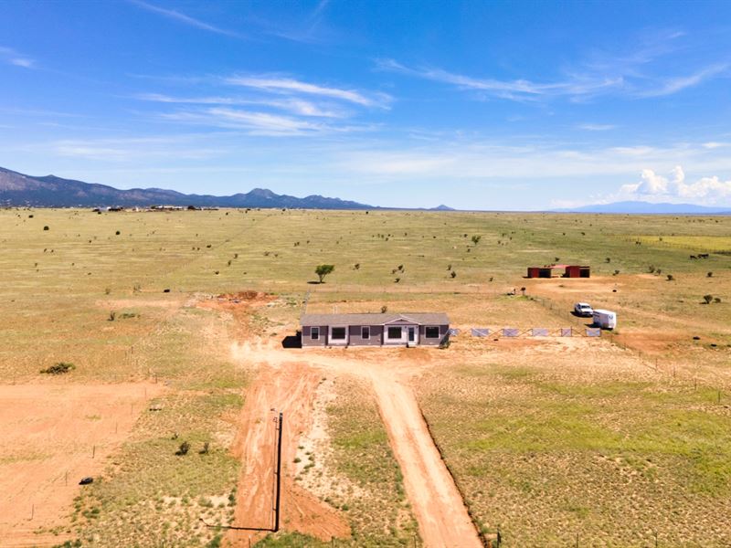 27 Acre Horse Ranch with New Home : Edgewood : Santa Fe County : New Mexico