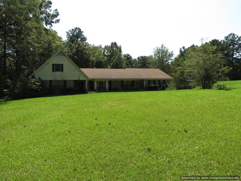 Fabulous Home on 21+/- Acres : Brandon : Rankin County : Mississippi