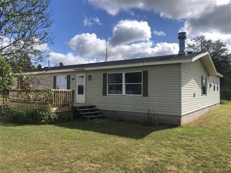 3 Bedroom Rural Setting 50084983 : Gwinn : Marquette County : Michigan