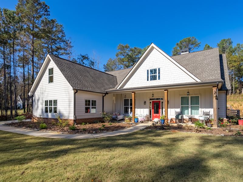 Beautiful Custom Ranch on 4.5 Acres : Monroe : Walton County : Georgia
