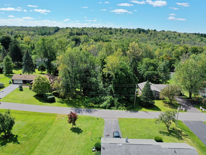 Country Community & Full Utilities : Oswego Town : Oswego County : New York
