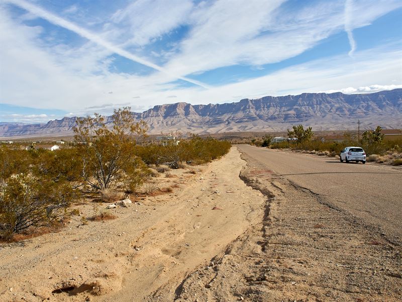 Corner Lot, Power & Nearby Water : Meadview : Mohave County : Arizona