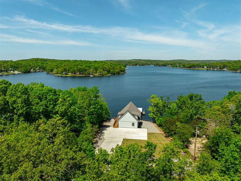 Crown Lake House, Covered Boat Dock : Horseshoe Bend : Izard County : Arkansas