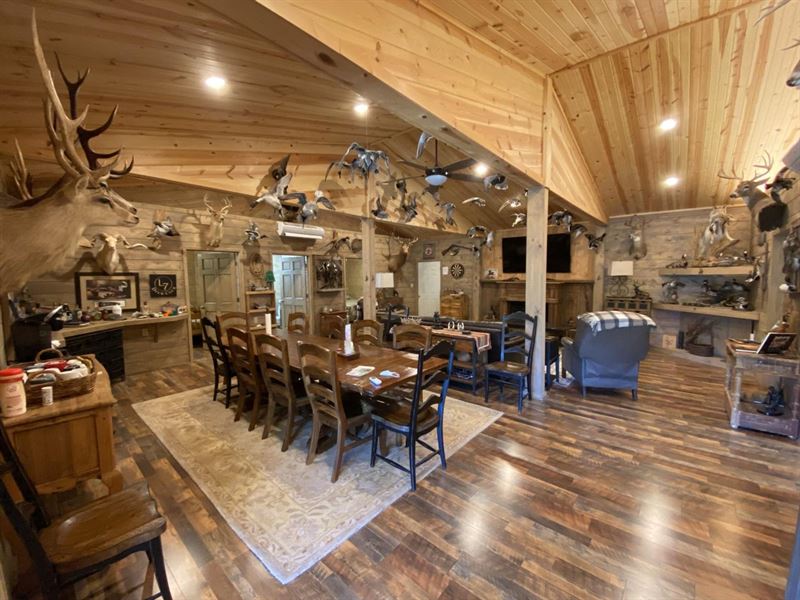 Waterfront Lodge on Bayou Des Arc : Des Arc : Prairie County : Arkansas