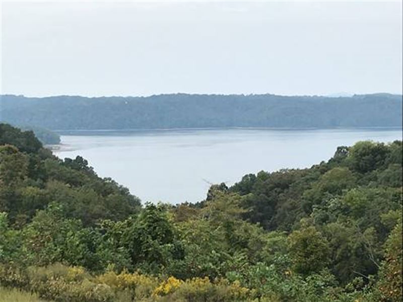 Beautiful 4+/- Acre Lakeview Lot : Byrdstown : Pickett County : Tennessee