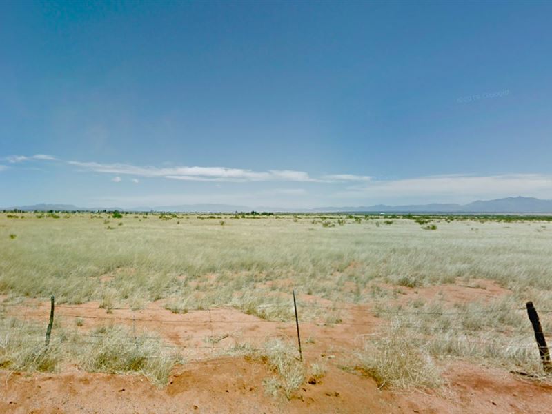 Isolated Land with Endless Options : Sunsites : Cochise County : Arizona