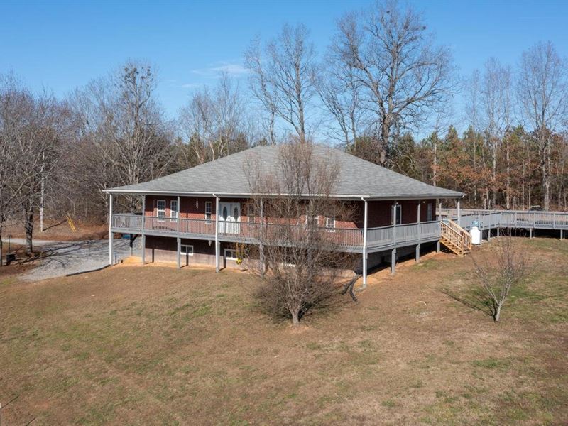 Country Home with Acreage : Chapmansboro : Cheatham County : Tennessee