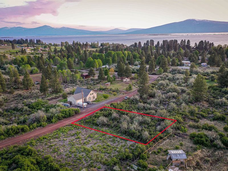 Experiencing Agency Lake Life in OR : Chiloquin : Klamath County : Oregon