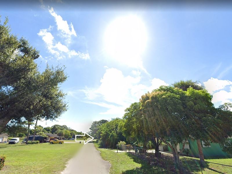 Double Lot Package with Two Deeds : Fort Pierce North : Saint Lucie County : Florida